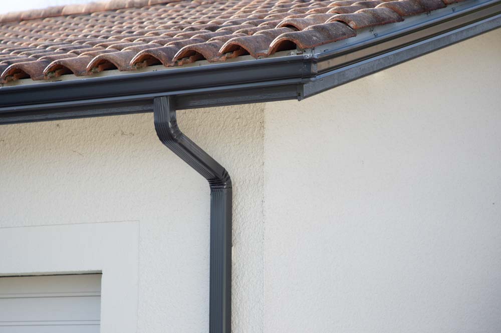 Seamless gutters